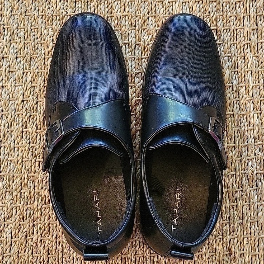 TAHARI black loafer shoe. Slight heel.  Buckle with velcro closure.  Size is 6.